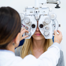 Comprehensive eye examination for the best choice of glasses