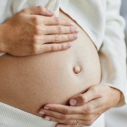 Szkoła Rodzenia z kursem pierwszej pomocy - poród cesarskie cięcie